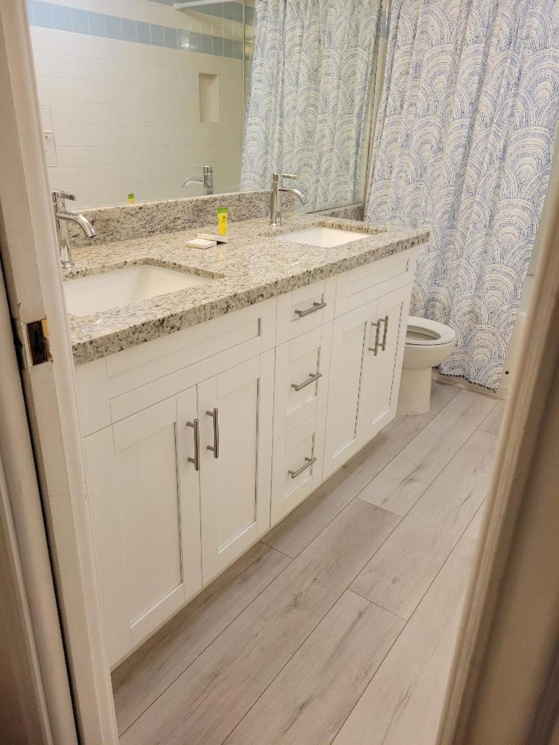 2 Bedroom 2 Bath Beachfront Condo On Miami Beach Millionaire Row Esterno foto
