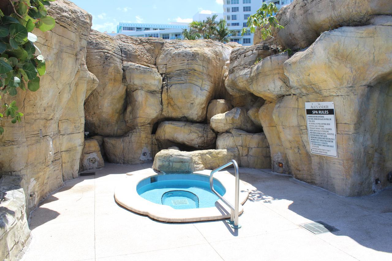 2 Bedroom 2 Bath Beachfront Condo On Miami Beach Millionaire Row Esterno foto