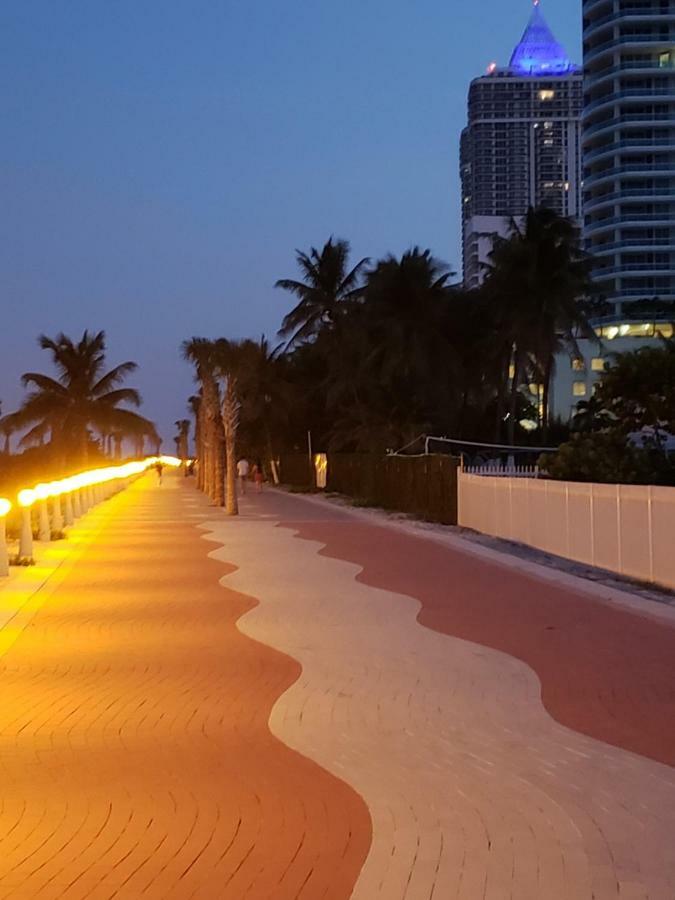 2 Bedroom 2 Bath Beachfront Condo On Miami Beach Millionaire Row Esterno foto